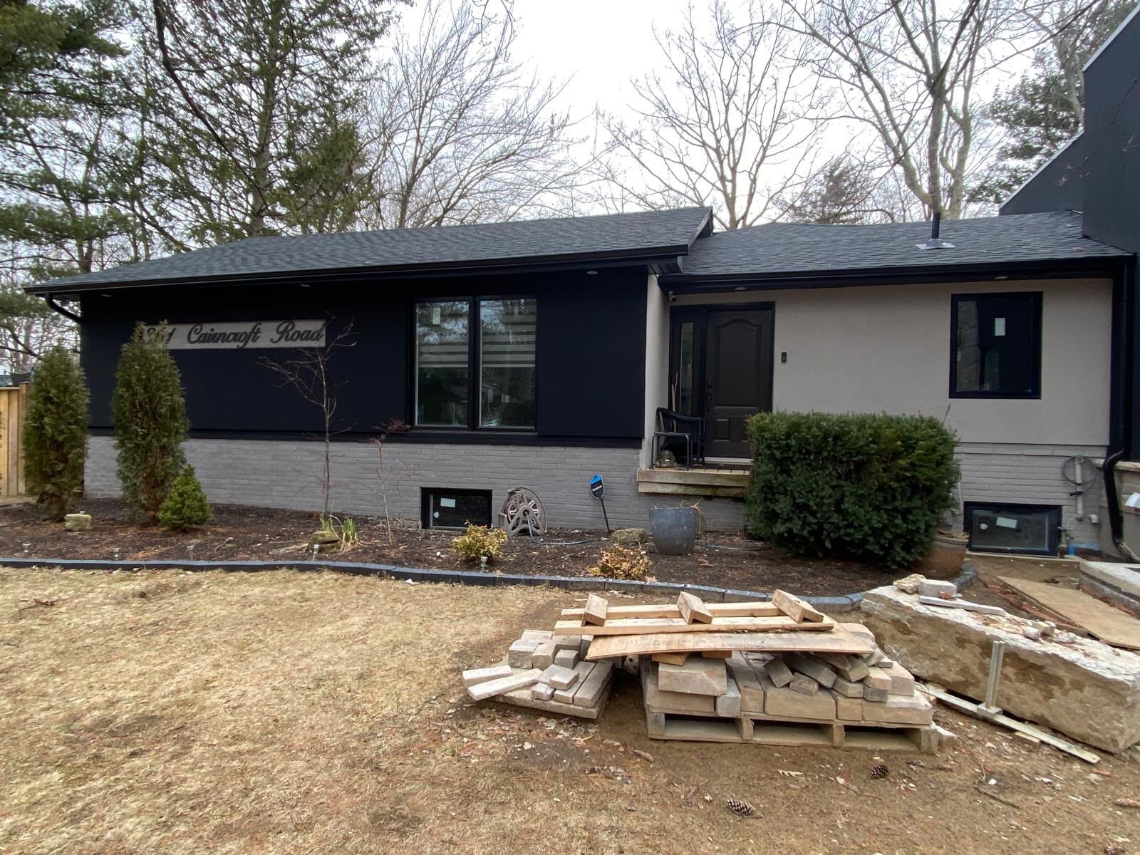 Modern stucco new-build in Vaughan
